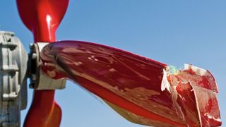 Reine Faserverbundbauteile halten zwar sehr viel aus, aber wenn die zulässige Belastbarkeit überschritten wird, dann geht ein Bauteil schlagartig zu Bruch. (© Nordreisender - Fotolia)