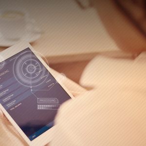Mobiles Banking ist künftig vermehrt Man-in-the-Middle-Angriffen ausgesetzt: Gefälschte Banking-Apps und Token-Generatoren werden zunehmend zur Gefahr. Der Trend des mobilen Bankings führt dazu, dass die zweistufige Verifizierung nicht mehr ausreicht, da sich Authentifizierungsnummern abfangen lassen.