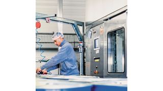 Feige-Abfülltechnik präsentiert den energieoptimierten Fassfüllautomaten unter dem Motto „Planet Blue“. (Bild: Feige Filling)