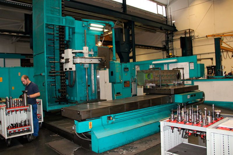 Am Ende der Veranstaltung öffnete Waldrich Coburg seine „heiligen Hallen“ und gab während einer Werksführung Einblicke in das tägliche Handwerk. (Bild: Sonnenberg)