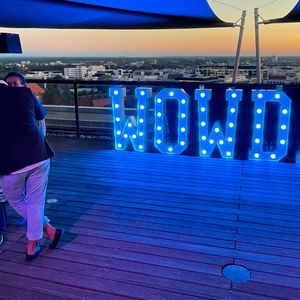 Der Wow-Day von Carwow fand in der Eventlocation „upside east“ im Münchener Werksviertel statt.(Bild:  Carwow/Jörg Schwieder)