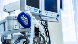 Die neue Normenreihe DIN EN ISO 18562 definiert Prüfverfahren, um Gaswege in Medizinprodukten biologisch zu beurteilen. Sie ist bis auf Weiteres kostenlos. (©Vadim - stock.adobe.com)