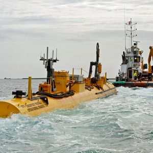 Aufbruch zu neuen Energiequellen: Technik von SKF hat Scotrenewables Tidal Power zu Fördergeldern in Höhe von 10 Mio. Euro verholfen, um die Wirtschaftlichkeit schwimmender Gezeitenturbinen weiter erforschen und optimieren zu können.