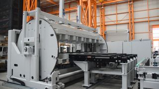 Der Wender im Trommelformat soll das Blechhandling erleichtern. (Kasto)