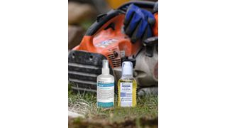 Das Physio UV Spray schütze vor Sonneneinstrahung und das Myxal Insect Protect vor Insekten und Zecken. (Bild: PGP)