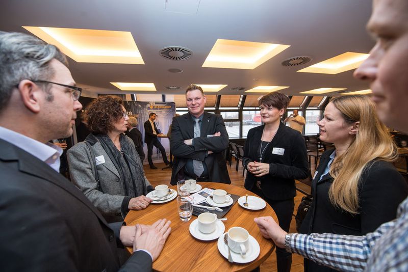(v. l.) Dr. Ralf Dingeldein, Martina Luther, Harald Müller, Yvonne Fuhrmann und Hannah Lamotte  (losstech)