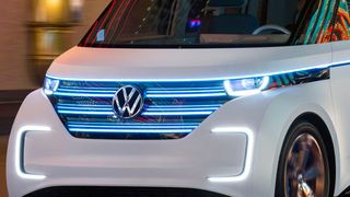 Die Studie Budd-E trägt den neuen Elektrobaukasten von Volkswagen unter ihrem Blechkleid. (Foto: VW)