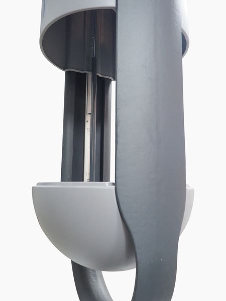 Dank praktischer Griffe und einfachem Zugang lässt sich der Binji-Müllbehälter mit minimalem Kraftaufwand öffnen, leeren und schließen. (Bild: Wolters Mabeg)