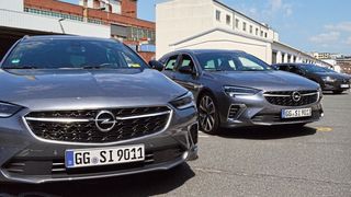 Den leicht überarbeiteten Insigina zeigte Opel den Motorjournalisten in der vergangenen Woche direkt im Werk. (Bild: Rehberg / »kfz-betrieb«)