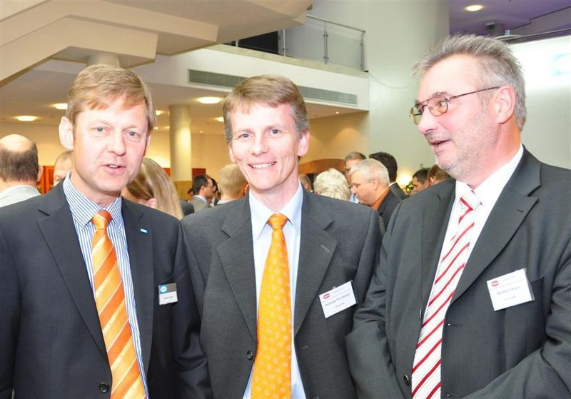 von links: Steffen Philipp, geschäftsführender Gesellschafter Hima, Andreas Feichtinger, Vorstand Anapur, und Reinhard Adam, Geschäftsführer Honeywell Process Solutions (Bilder: M.Henig/PROCESS) (Archiv: Vogel Business Media)