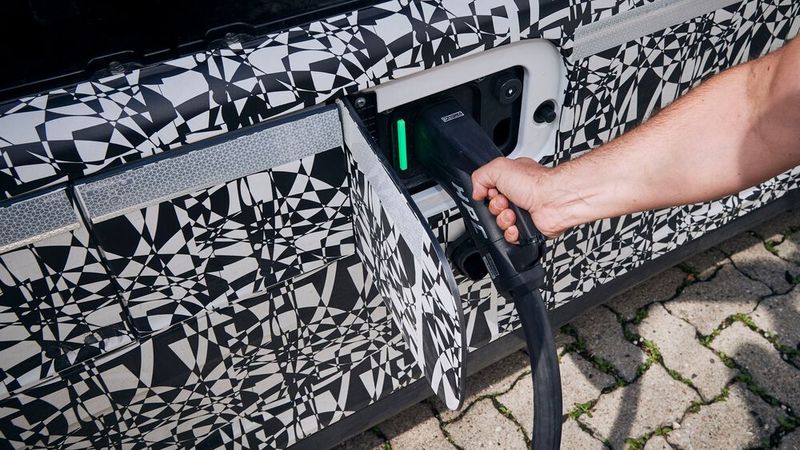 Der neue Actros soll über eine Reichweite von etwa 500 Kilometern verfügen. (Bild: Daimler Truck AG)