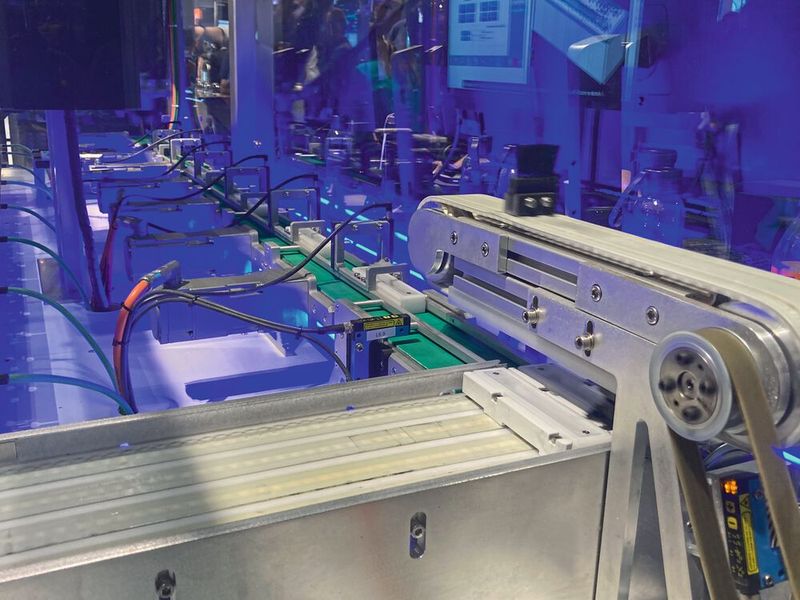 ... und dann auch in die Produktion und Verpackung. (Bild: Stefanie Michel)