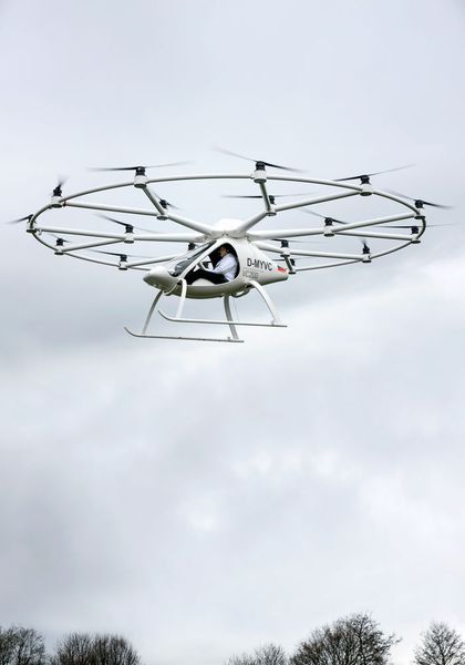 In der ersten Flugphase sind Flüge mit einer Geschwindigkeit von maximal 25 km/h bei niedriger Höhe vorgesehen. (Bild: E-volo/Nikolay Kazakov)