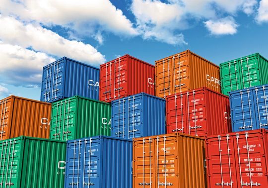 Gute Nachrichten kommen heute vom Statistischen Bundesamt. Demnach hat der Export aus Deutschland im April etwas zugelegt. Die Analysten glauben außerdem, dass sich auch die globale Industrieproduktion und der Welthandel erholen.(Bild:  Scanrail - stock.adobe.com)