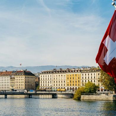 Die Studie von Strand Partners im Auftrag von AWS über die Nutzung von KI in der Schweiz zeigt, dass nur 19% der Unternehmen mit physischer KI vertraut sind, bei Startups dagegen sind es 38%.  (Bild: AWS)