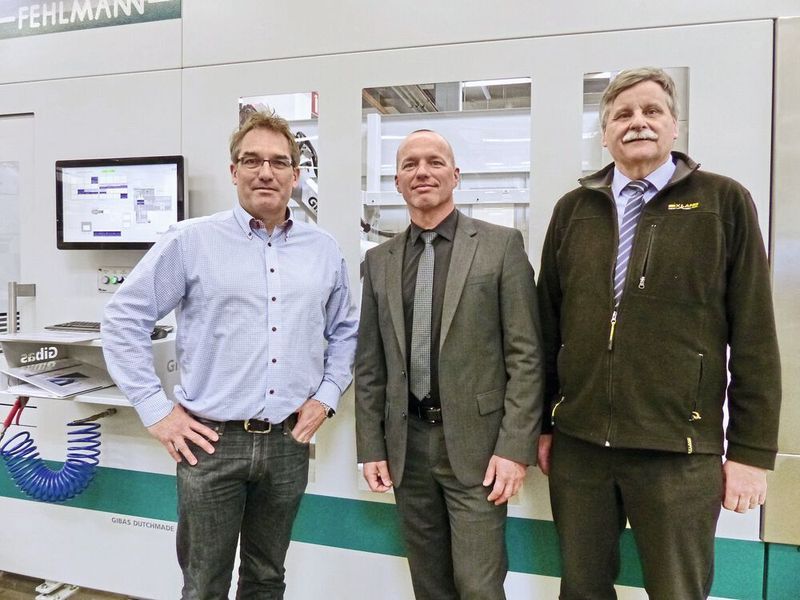 Peter van der Elzen, Enrico Akkerman und Roland Sandmeier (v. l. n. r.): «Wir sind bei dieser Präzision in der Serie schon in Grenzbereichen. Dieses Projekt wäre deshalb ohne gemeinsame Entwicklungsarbeit nicht zu realisieren gewesen.» (Fehlmann)