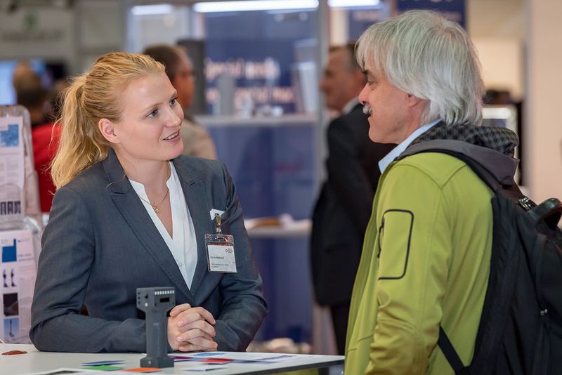 Die zweite Swiss Medtech Expo ging erfolgreich zu Ende. Spezialistinnen und Spezialisten aus der Medizintechnik nutzten die Fachmesse für den Wissensaustausch und die Netzwerkpflege. Höhepunkt der Swiss Medtech Expo war die Lancierung des digitalen Treffpunktes Medtech.plus. (Impressionen von der Swiss Medtech) (Messe Luzern / Christoph Arnet)