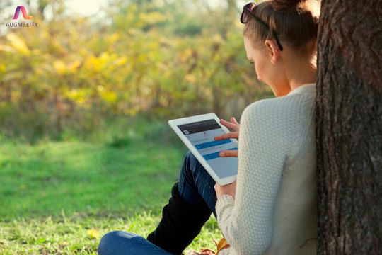 Um die Inhalte ansehen zu können, brauchen die Lernenden nur ein Smartphone oder Tablet mit einer Kamera und den Augmelity-Viewer.(Bild:  Augmelity)