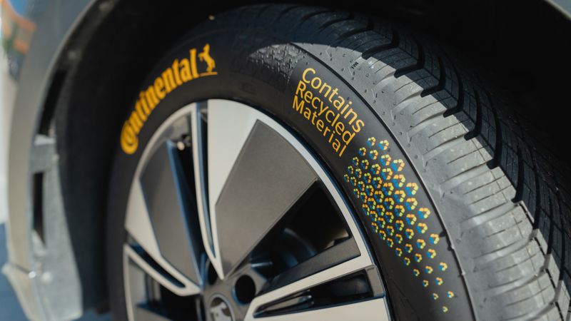 Der ZEvRA Konzeptreifen von Continental besteht zu rund 43 % aus recycelten Materialien.(Bild:  Continental)