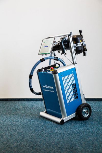 Die kompakte und leicht zu transportierende Basiseinheit des Mobil-Mark-Pulsar+ beinhaltet alle für das präzise Laserbeschriften notwendige Komponenten, wie der Hersteller sagt. (Bild: Mobil Mark)