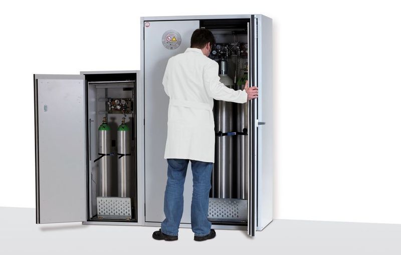 Abb. 2: Platzoptimierte Modelle sind für 10- oder 50-L-Druckgasflaschen erhältlich.  (Bild: asecos)