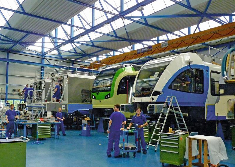 Business is thriving: Busy times for Stadler Rail's workshops in Bussnang (Sergio Caré)