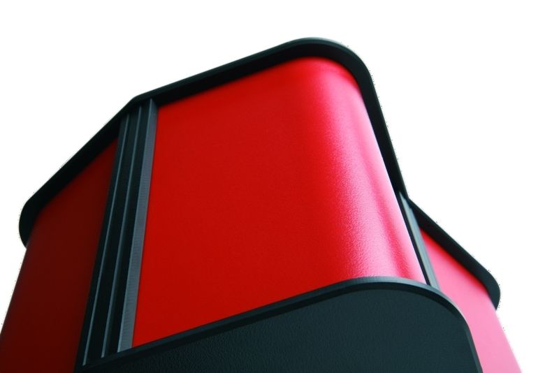 Bild 3: Die neuartige Biegetechnik beeinträchtigt nicht die Oberflächenqualität. Eine mechanische Nachbearbeitung ist nicht erforderlich. Bilder: Apra-Plast (Archiv: Vogel Business Media)