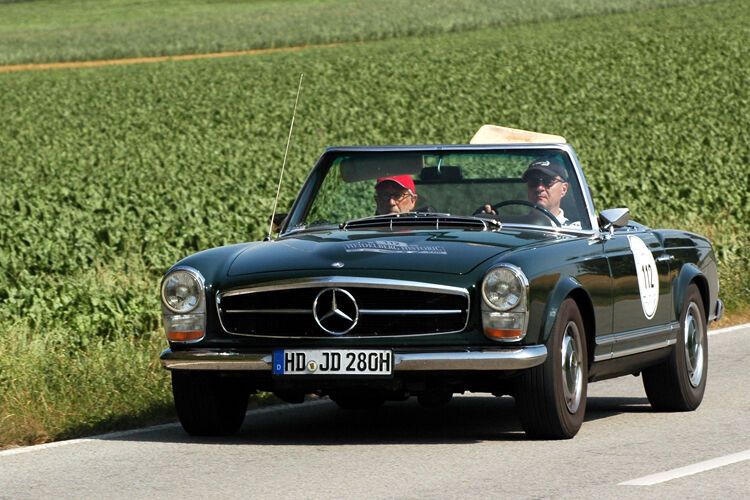 Rang 9: Mercedes Benz „Pagode“ mit 5.029 H-Kennzeichen / Bestand 5.144 (Bild: Heidelberg Historic 2015 / 	Radosław Drożdżewski (Zwiadowca21) / CC BY-SA 4.0)