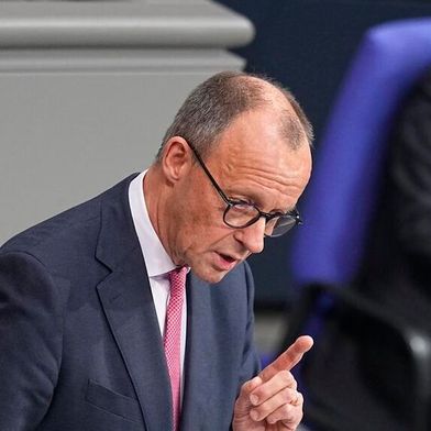 Für verwirrte Gesichter sorgte eine Aussage über die Verhandlungen mit den Mercosur-Staaten, die Bundeskanzler Friedrich Merz beim EU-Gipfel von sich gegeben hat ... (Bild: dpa)