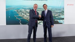 Maarten Wetselaar, CEO of Cepsa and Javier Goñi, CEO of the Fertiberia Group.  (Source: Cepsa)