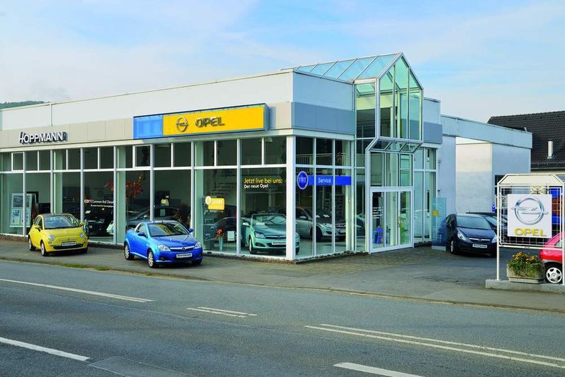 Das kleine Hellertaler Autohaus gibt es bereits seit 1961 am Standort Neunkirchen. 1994 übernahm die Martin Hoppmann GmbH den damaligen Opelhändler Karl Kreutz. (Archiv: Vogel Business Media)