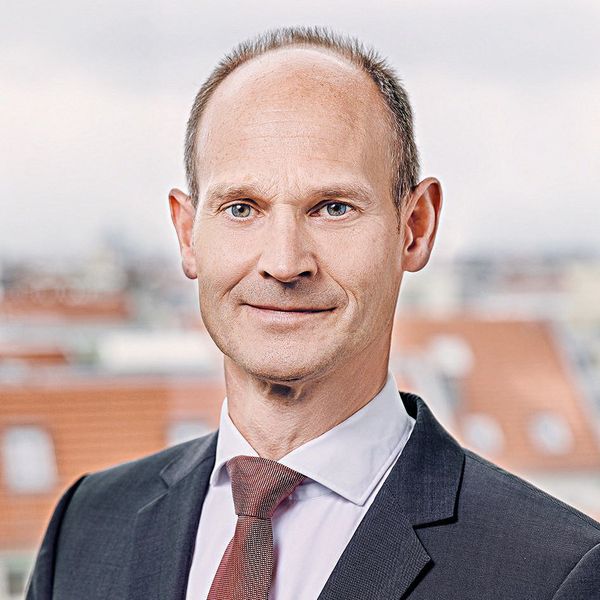 Jon Abele zum eGovernment-Wettbewerb: „Die Pandemie hat uns sehr deutlich vor Augen geführt, welche Bedeutung digitale Prozesse haben.“ (MIKA-fotografie | Berlin – Fotograf Maik Schulze)
