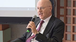 Dr. Reinhard Pfeiffer, stellvertretender Vorsitzender der Geschäftsführung der Messe München, freut sich auf eine informationsreiche Analytica 2022. (Bild: Messe München)