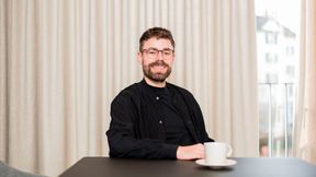 Dr. Alexander Grimm stellt die Aspaara-KI-Lösung bei den WKST vor. (Bild: Daniel Kunz)