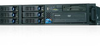 Platzsparend und ökonomisch soll das jüngste Parx-Server-Modell R206c-G4 sein. (Hersteller) (Archiv: Vogel Business Media)