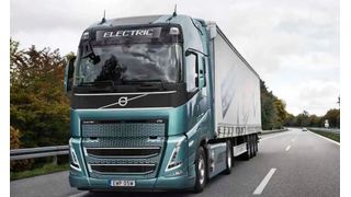 Genau 15 elektrische Lkw des Typs Volvo FH Electric wurden jetzt an Contargo übergeben. Lesen Sie hier, was das Unternehmen damit vorhat. (Bild: Volvo Trucks)