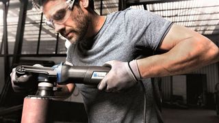 Die Besucher der Schweisstec 2021 können am Trumpf-Stand 7412 in Halle 7 mit dem neuen Kantenfräser Trutool TKA 700 eigenhändig Schweißkanten bearbeiten. Auch anderes gibt es live zu bestaunen. (Trumpf)