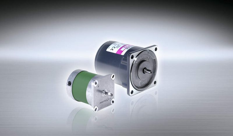 Im Vergleich: Energieeffiziente Synchronmotoren benötigen deutlich weniger Platz als Standardmotoren gleicher Leistung. Der konsequente Einsatz eines Baukastensystems ermöglicht den problemlosen Austausch bei vorhandenen Anlagen.  Bilder: ROTEK (Archiv: Vogel Business Media)