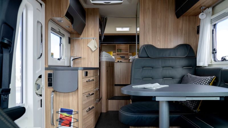 Ein Blick in den Wohnraum des Ml-T 570 Cross Over. (Bild: Erwin-Hymer-Gruppe)