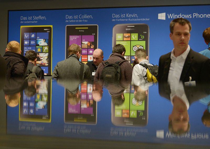 Nur wenige Wochen nach dem Mobile World Congress in Barcelona gab es nun auch in Hannover die ganze Palette der Windows-Phone-8-Modelle zu bestaunen. (Bild: Cebit)