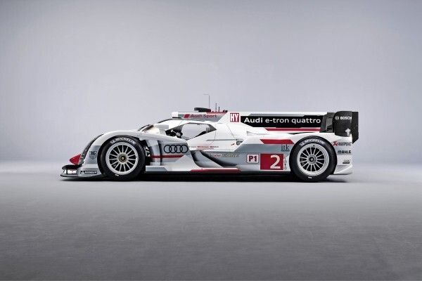 Der neue Audi R18 e-tron quattro: für die Rennsaison 2013 wurde der Rennbolide mit Hybridantrieb gründlich überarbeitet (Bild: Audi Motorsport)