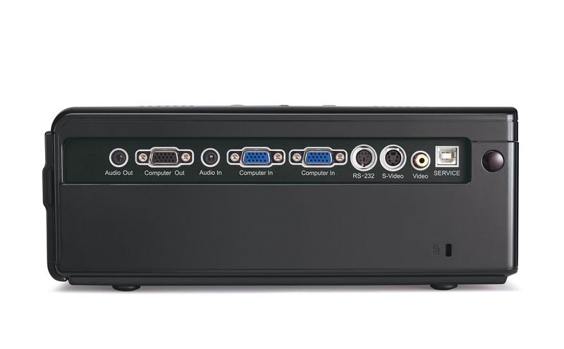 Die RS232-Schnittstellen beim PJ551D und PJ560D gestatten die Steuerung und Überwachung der Beamer via PC. (Archiv: Vogel Business Media)