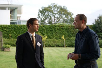 Referent Martin Jackowski klärt noch einige Detailfragen mit Marcus Kaluschke, der bei Modix das Online-Marketing verantwortet. (Archiv: Vogel Business Media)