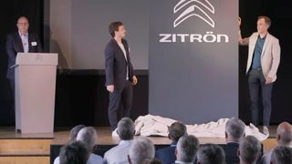 Geschäftsführer Wolfgang Schlimme stellte die Namensänderung von Citroën in Zitrön vor. (Citroën/Zitrön)