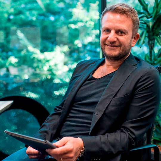 „Auch wenn die meisten Betriebe wirtschaftlich gesund sind, sollen sie sich gerade in Krisenzeiten für die Zukunft fit machen“, rät Brancheninsider Maximilian Kraft.(Bild:  Anija Schlichenmaier/ Pates)