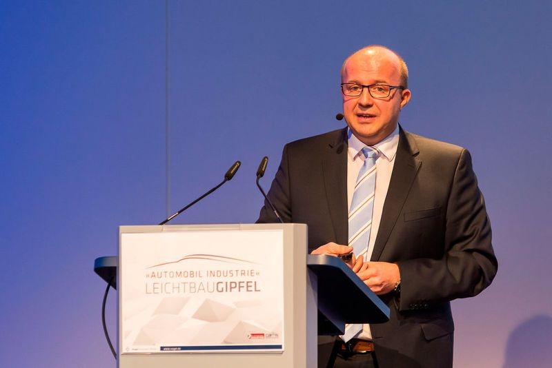 … und Harald Gruber, Geschäftsbereichsleiter Machinery von Voith. (Stefan Bausewein)