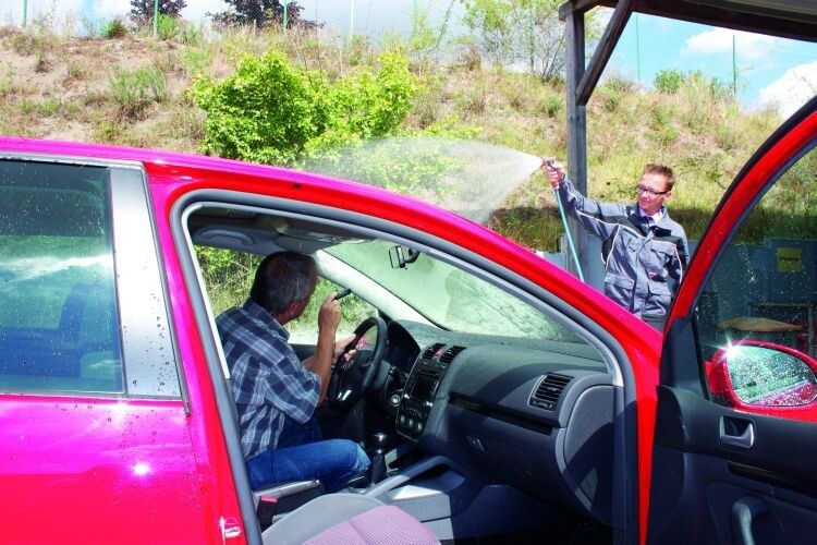 Wohin zielt er? Je nach Glück und Geschick ist der richtige Strahlwinkel mit dabei. (Foto: Technolit)