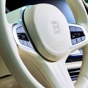 Das Fahrzeug wird in reiner Handarbeit nach den jeweiligen individuellen Wünschen des zukünftigen Besitzers gebaut.(Bild:  Autoren-Union Mobilität/Wolfgang Schäffer)
