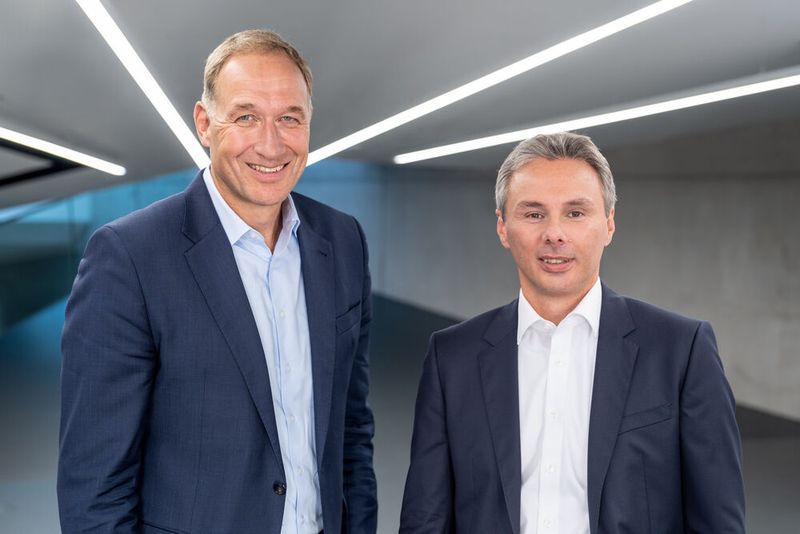 Arnd Franz (links) ist ab November Vorstandsvorsitzender von Mahle; Markus Kapaun ist ab dem selben Zeitpunkt Finanzvorstand des Zulieferers. Arnd Franz (links) ist ab November Vorstandsvorsitzender von Mahle; Markus Kapaun ist ab dem selben Zeitpunkt Finanzvorstand des Zulieferers.