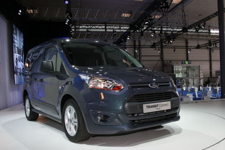 Der Ford Transit Connect bildet in der Modell-Reihe die Kastenwagen-Variante mit Einzelkabine. Er kann auf Wunsch auch als Dreisitzer geordert werden. (Auto-Medienportal.Net)
